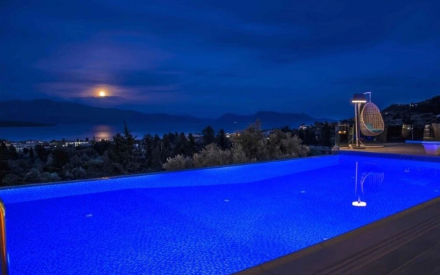 Luxurious Villa Kastro