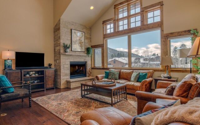 The Sanctuary Getaway - 192 3 Bedroom Home by RedAwning