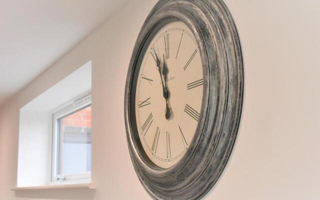 Exec 2Bed 2Bath Serviced Apartment Balcony Parking