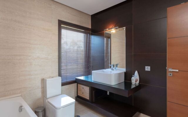 Lovely Holiday Home With Garden