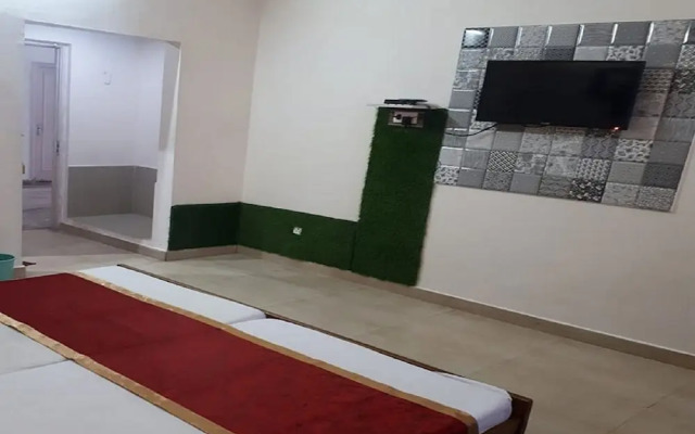 Goroomgo Hotel Ishan Katra