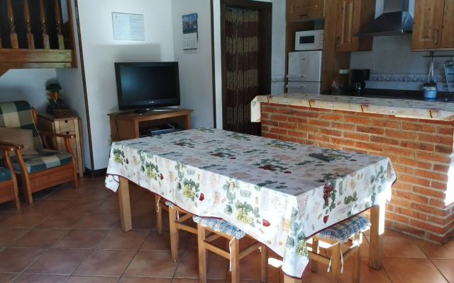 LA NOZAL (piscina, barbacoa, jardín...)