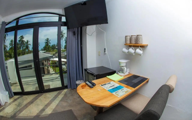 Show Pony Beach Resort and Suites