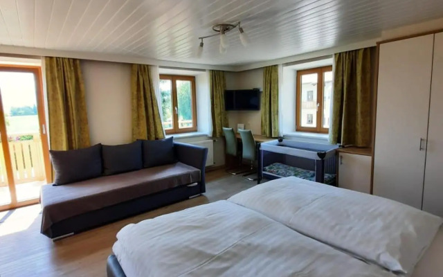 Pension Kreuzinger, 5310 Tiefgraben