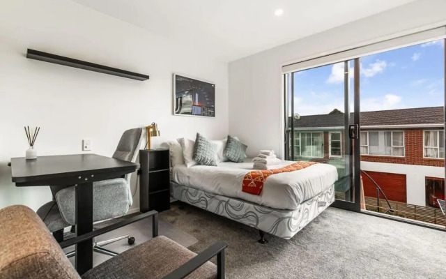 Modern 2br Townhouse Close To Aucklands Best