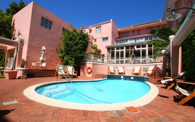 Lady Hamilton Hotel