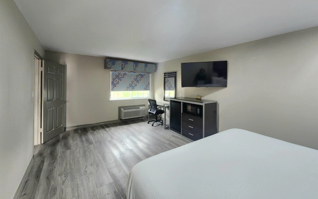 Days Inn by Wyndham Baytown Garth Road I10 East