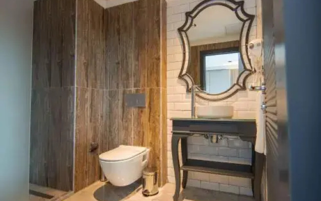 Thistle Court Hotel