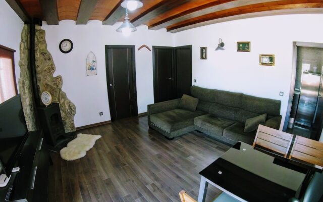 Bonito Chalet con Piscina Cerca del Mar