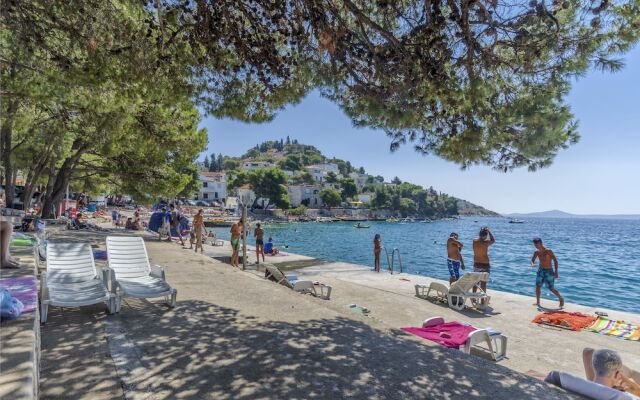 Apartment and Room Ilija