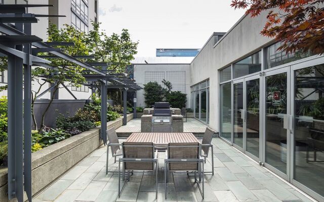 Central 1BR in Downtown Vancouver by Sonder