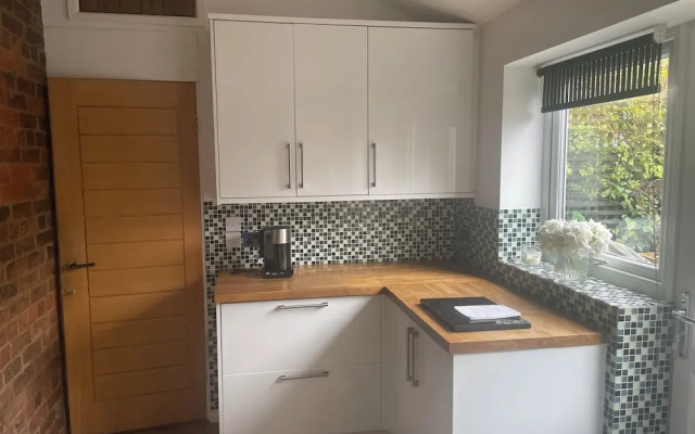 Charming Green Retreat in Idyllic Eccleston