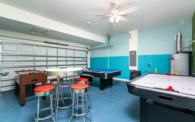 5 Bedroom, 4 Bathroom Villa