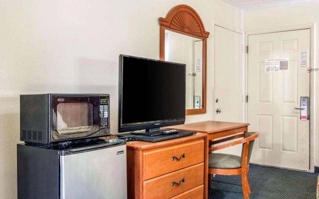 Rodeway Inn