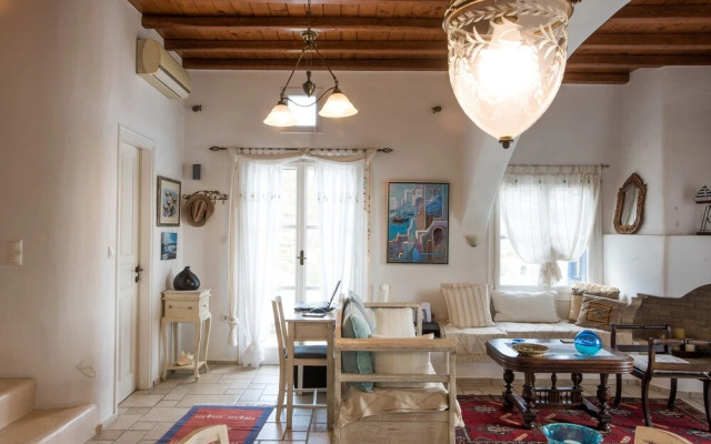 Anemoessa House