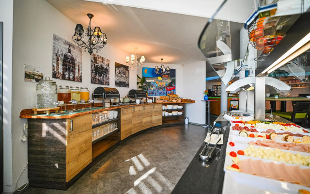 Life Hotel