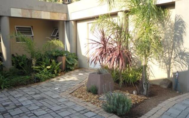Jenvey House Selfcatering Apartments & BnB