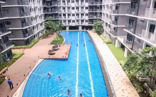 Shore 3 T2 10thflr  w Balcony Pool View