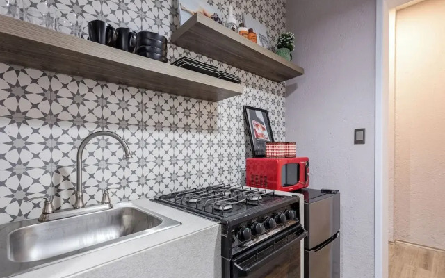 Luxury in the Heart of Roma - Elevator - Sleeps 7