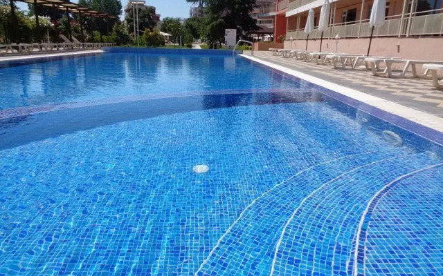 Meta Beach Budjet Hotel