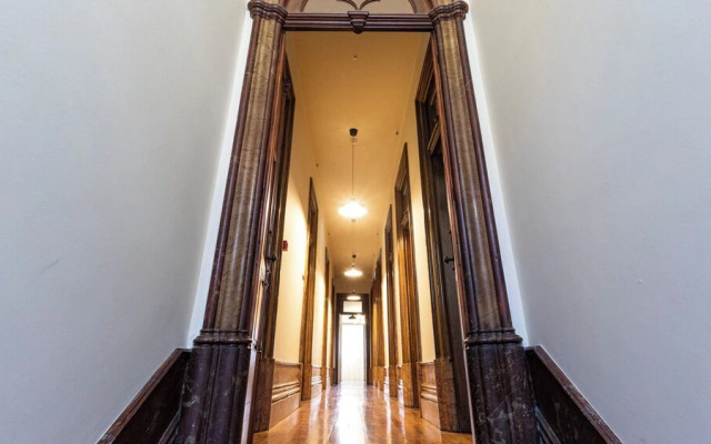 Guesthouse Bonjardim by LovelyStay