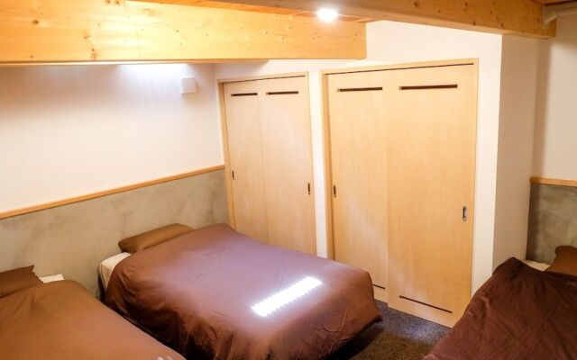 Onuma lakeside cottage