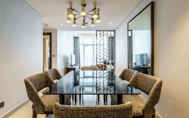 Stunning 2BR with Balcony-Canal View