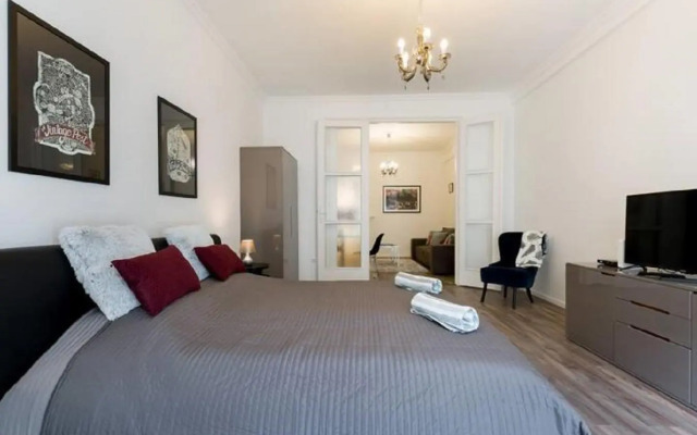 Splendid apartment at Gozsdu Courtyard