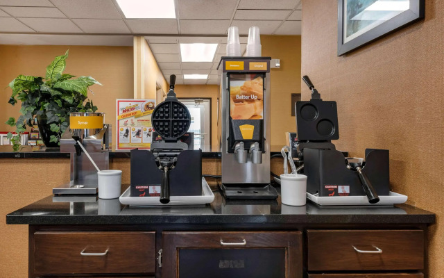 Comfort Inn East