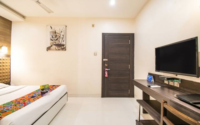 FabHotel Kiran Inn Tukoganj