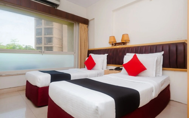 Capital O 40728 Bollywood Design Hotel
