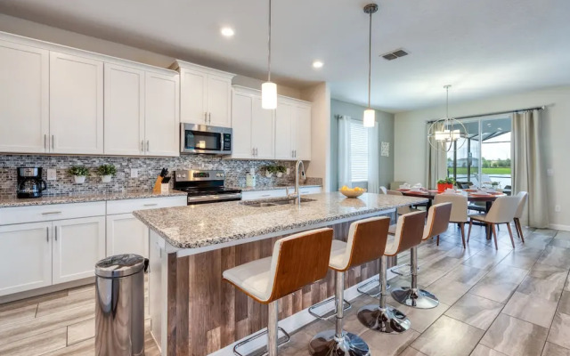 Stunning Home With Private Pool Near Disney