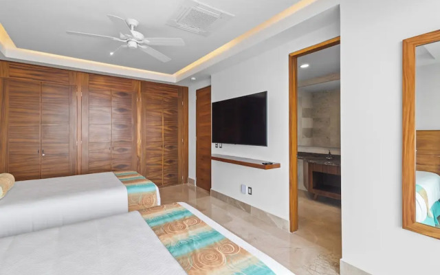 Blue Horizon Luxury Condo