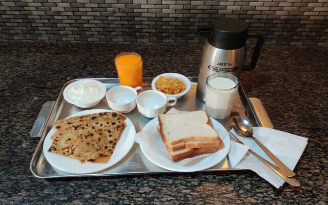 Goroomgo Sun Plaza Lodge Konark