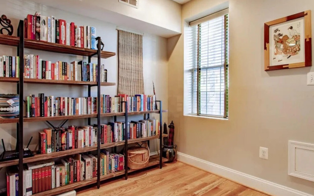 Family-friendly Home for travelers Near subway