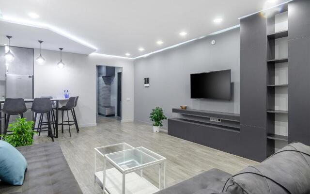 Green Line Apartment