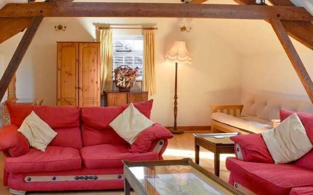 Boutique Apartment in Bere Regis With Pond