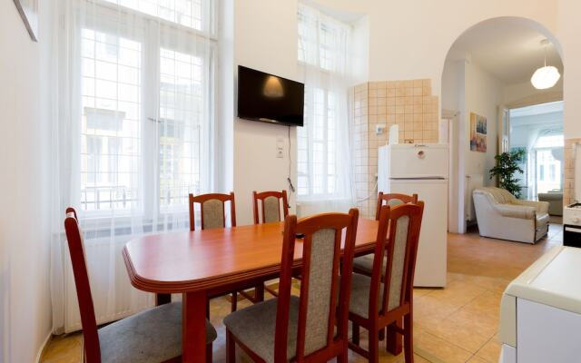 Budapest Apart-NAM-Queen Room