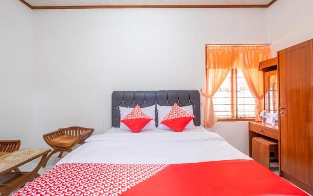 Capital O 1541 Puri Cikole Asri