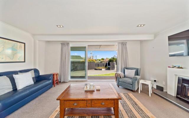 Relax on Rainbow - Taupo Holiday Home