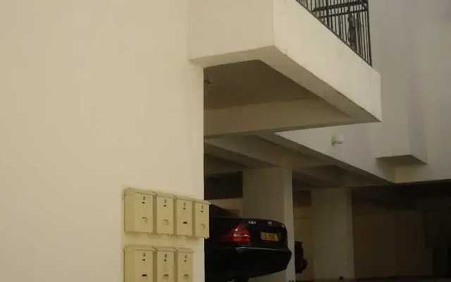Zambas Court