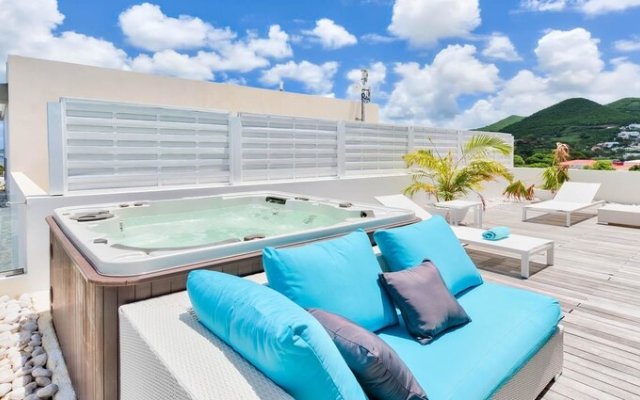 Penthouse With Simpson Bay Views! Terrace w/ Jacuzzi, Wifi, AC, Concierge Service