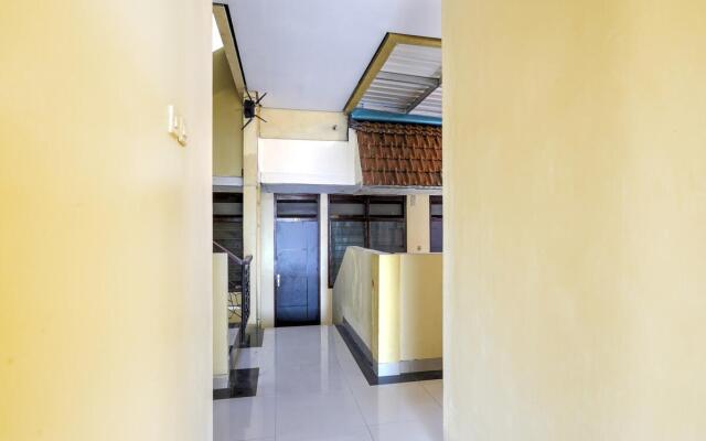 OYO 3842 Eiffel Ketintang Unesa Syariah