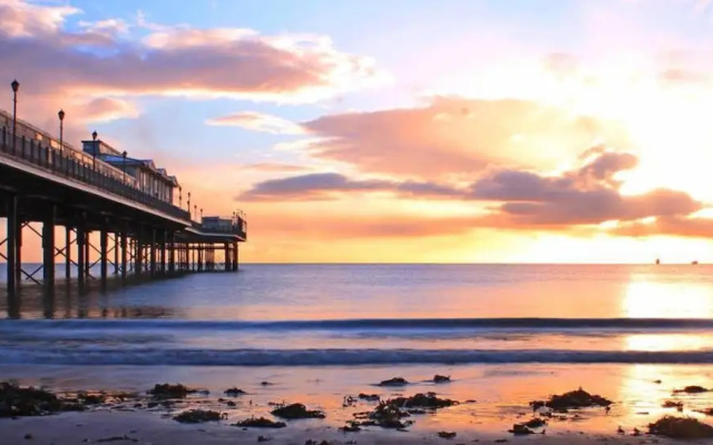 Torland Seafront Hotel