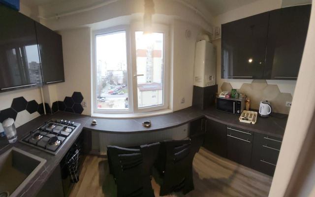 Etaj 4 fără lift. Garsoniera moderna, bloc nou