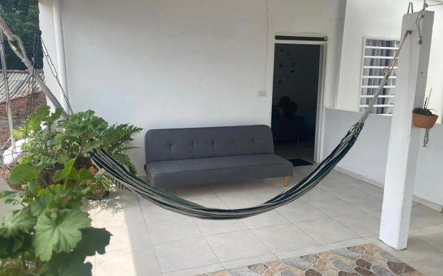 Hermoso apartamento con piscina y ascensor.