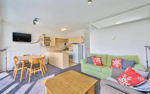 Snow Ski Apartments 18