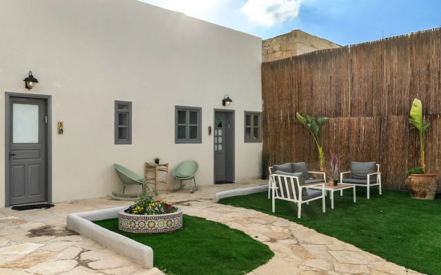 Helios Boutique Suites by La Finca Hotel