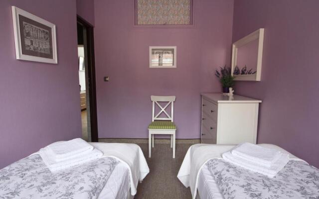 Krakowskie Przedmiescie - Night and Day