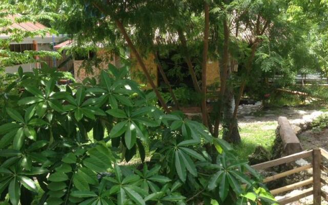 Liwayway Sa Bohol-Pamilacan Bed & Breakfast